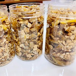 Hủ 500gr Chuối xào dừa gừng tắc mix đậu phộng mè rang thủ công