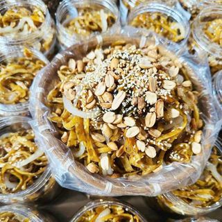 Hủ 500gr Chuối xào dừa gừng tắc mix đậu phộng mè rang thủ công