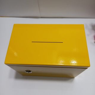 Tủ sắt mini nhỏ gọn thích hợp để vật dụng ,tư trang cá nhân an toàn tiện lợi