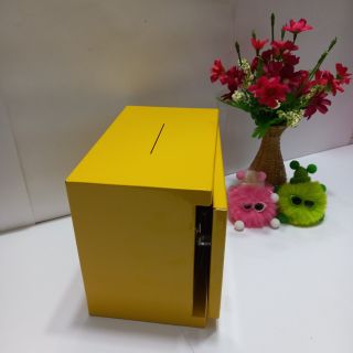 Tủ sắt mini nhỏ gọn thích hợp để vật dụng ,tư trang cá nhân an toàn tiện lợi