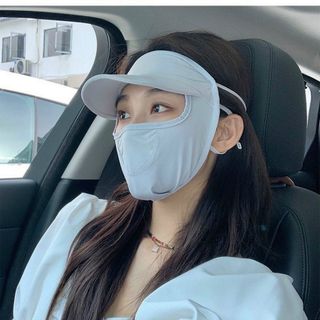 Khẩu trang có lưởi che