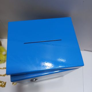 Tủ săt ống heo mini nhiều màu sắc để tiền tiết kiệm cho bé và cả gia đình an toàn