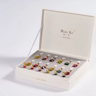 Bộ Chai Lọ màu Khoá Treo Oto tròn vuông KHẮC LOGO THEO YÊU CẦU 8ml , mẫu mã sang trọng , lạ mắt ( Hàng Giá Tận Xưởng )