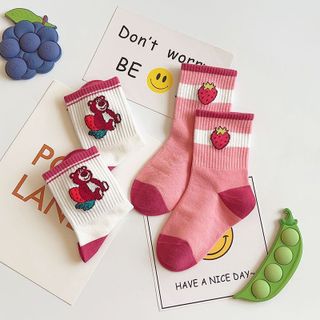 Tất vớ trẻ em họa tiết gấu dâu cổ cao cho bé gái 1 2 3 4 5 6 7 8 9 10 11 12 tuổi