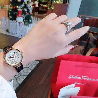 ĐỒNG HỒ NỮ CAO CẤP SALVATOLE DÂY DA NHIỀU MÀU KÍNH SAPHIRE