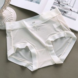 Quần lót nữ lụa tàng hình mỏng ôm khít thoáng mát 2282