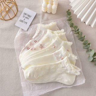 Tất vớ nữ cổ ngắn màu trắng hoạ tiết nơ hồng tiểu thư xinh xắn