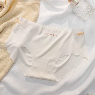 Quần lót nữ chất liệu su tăm mềm mát viền lượn sóng chống tụt chống lộ viền 6688