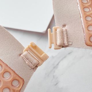 ÁO LÓT BRA DÁN HÌNH CÁNH TIÊN CÀI TRƯỚC