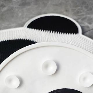 Thảm cọ lưng , cọ chân silicone gấu Trúc có 34 giác mút bám tường bám gạch siêu chắc sz to 35x40cm