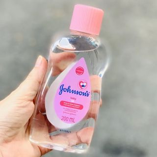 Dầu Massage dưỡng ẩm Johnsons Baby Oil