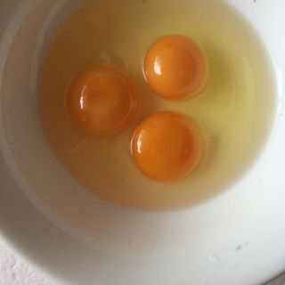 Tìm đại lý phân phối trứng gà ri sạch, ko chăn cám công nghiệp