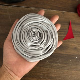 Hoa cài áo hồng cuộn 10cm