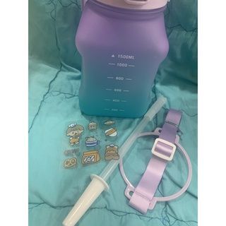 Bình đựng nước chia vạch 1.5L Vuông - kèm sticker