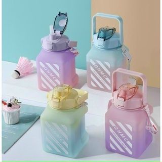 Bình đựng nước chia vạch 1.5L Vuông - kèm sticker