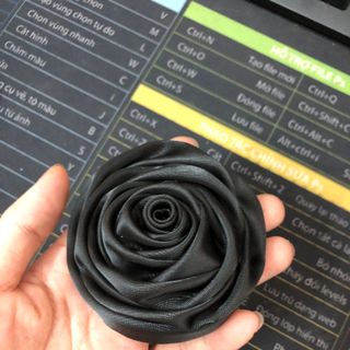 Hoa hồng cuộn cài áo 5cm, 7cm sẵn ghim