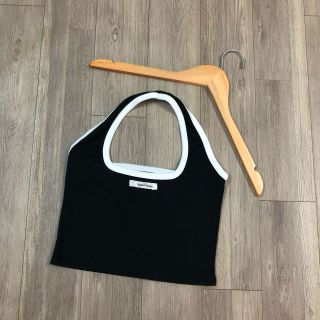 Áo cổ yếm hở lưng gắn tag AHOA
