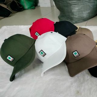 Mũ lưỡi trai đủ mẫu hình tam giác viền đen CQ