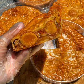 BÁNH TRUNG THU THẬP CẨM GÀ QUAY 8 TRỨNG SIÊU TO KHỔNG LỒ, MÓN QUÀ TÌNH THÂN 600G - WINNIE HOUSE