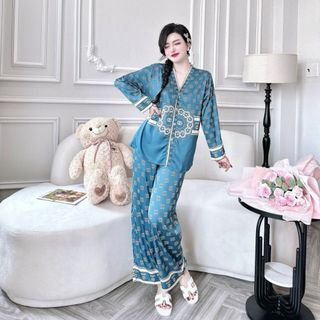 Dài tay dài cổ chữ V (cổ bà lai)