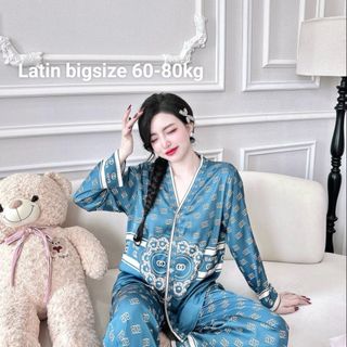 Dài tay dài cổ chữ V (cổ bà lai)