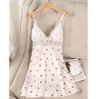ĐẦM SATIN PHỐI REN HOẠ TIẾT - LÊ PHƯƠNG BOUTIQUE