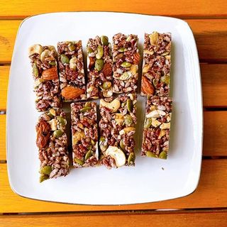 HỘP BÁNH ĂN KIÊNG EAT CLEAN MIX TIỆN LỢI 1KG - WINNIE HOUSE