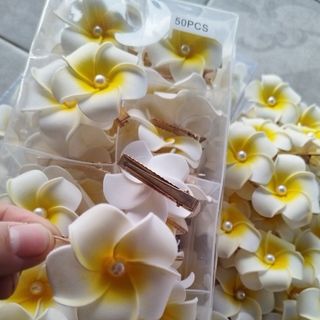 Kẹp hoa sứ bên tóc,mái vvv(hộp 50cái)