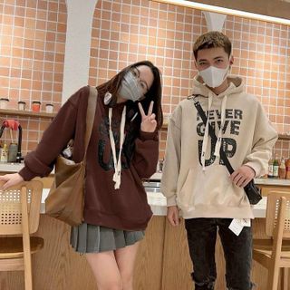 ÁO HOODIE CẶP ĐÔI NAM NỮ FORM RỘNG CÓ NÓN TRÒNG ĐẦU IN CHỮ NEVER GIVE UP -HTM FASHION