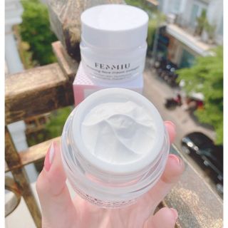 Kem femmiu dưỡng trắng da mặt