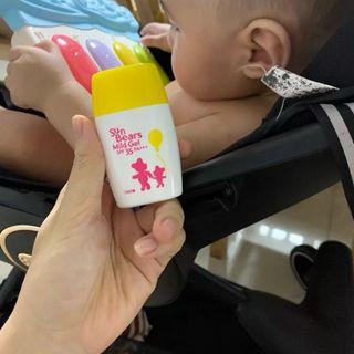 GEL CHỐNG NẮNG CHO TRẺ
EM SUN BEARS SPF35 PA+++