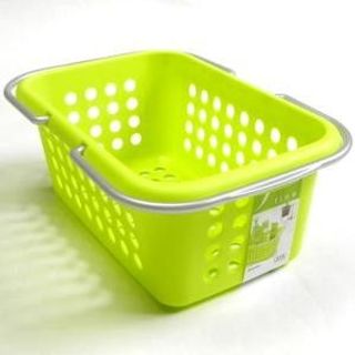 Giỏ nhựa đựng đồ có quay xách cỡ trung màu xanh lá nội địa Nhật Bản - Sanada