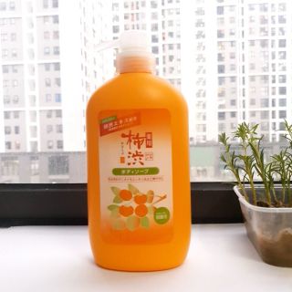 SỮA TẮM CHIẾT XUẤT QUẢ HỒNG
SHIKIORIORI