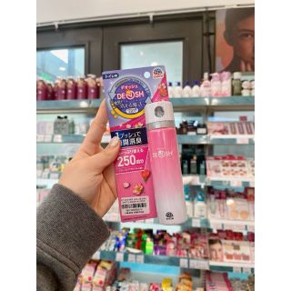 XỊT KHỬ MÙI NHÀ VỆ SINH EARTH DEOSH HƯƠNG HOA THIÊN NHIÊN