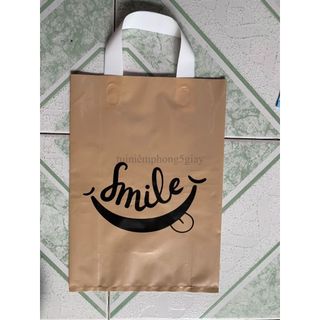 1kg túi Ép Quai in sẵn chữ Smile – đủ màu – đủ size chất liệu nhựa PE bóng mịn – dẽo dai – Giá xưởng – 5 Giây