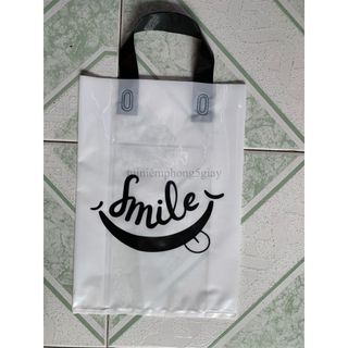 1kg túi Ép Quai in sẵn chữ Smile – đủ màu – đủ size chất liệu nhựa PE bóng mịn – dẽo dai – Giá xưởng – 5 Giây