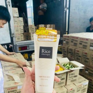 Sữa rửa mặt 
On THE BODY Rice