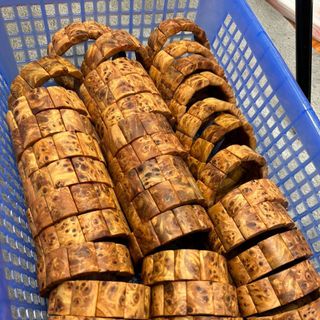 Vòng gỗ nu huyết long bản dẹt giá rẻ