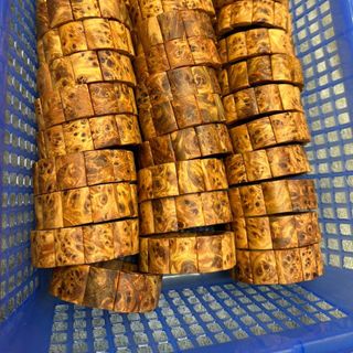 Vòng gỗ nu huyết long bản dẹt giá rẻ