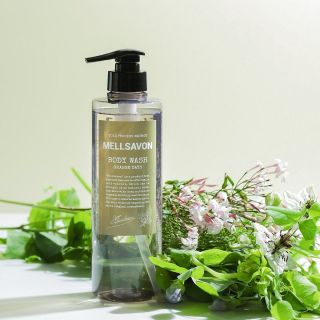 SỮA TẮM NƯỚC HOA DƯỠNG MỀM MỊN DA MELLSAVON (HƯƠNG HOA CAM NGỌT NGÀO)