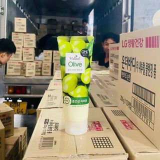 Sữa rửa mặt ONTHE BODY THE NATURAL OLIVE MOISTURE CLEANSING FOAM