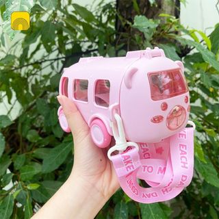 Bình nước nhựa hình xe ô tô cho bé xinh xắn, có dây đeo tiện lợi
