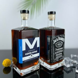 Chai thủy tinh vuôn cổ dài nắp cao su bọc nhôm màng co màu đen dung tích 500ml