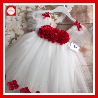 Đầm cánh tiến cho bé gái mầu trắng đính hoa tú cầu dưới chân
