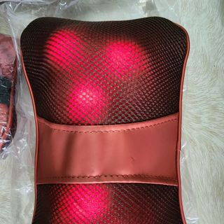 Gối massage hồng ngoại Magic PL818