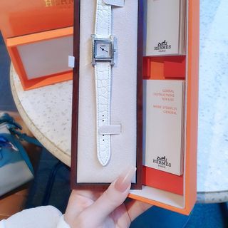 ĐỒNG HỒ NỮ CAO CẤP HEMES DÂY DA MẶT VIỀN ĐÁ NEW