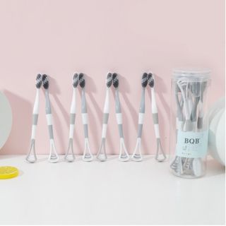 2403-A1391-HỘP 8 BÀN CHẢI ĐÁNH RĂNG (THÙNG 100)