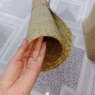 Chiếu cỏ bàng, đệm cỏ bàng nằm noi cho bé, kích thước 80x50cm