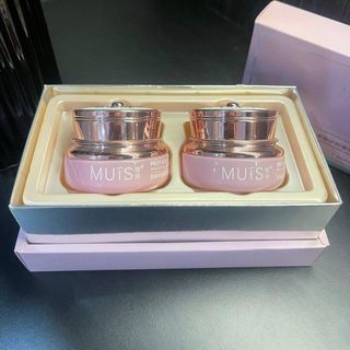 Kem nám MUIS Hồng Kông ngày và đêm