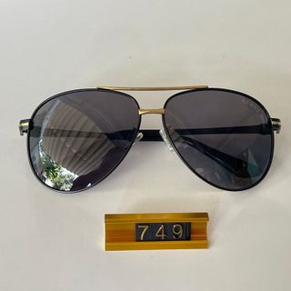 Mắt kính polaroi đen 749